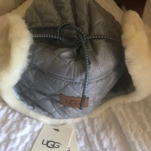 UGG’s Women’s Sheepskin Trapper❄️